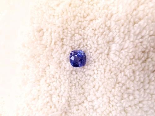 Blue Sapphire Natural Gemstone (Nilam) - 5.5 Carat ( Rs 19,500 / Carat)